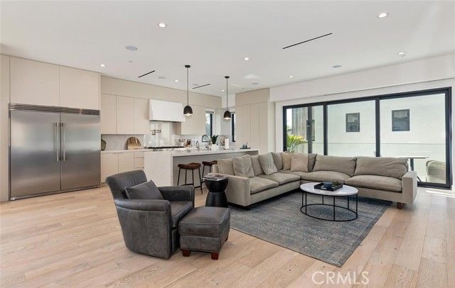 622 1st Place, Hermosa Beach, CA 90254