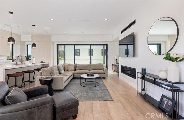 622 1st Place, Hermosa Beach, CA 90254