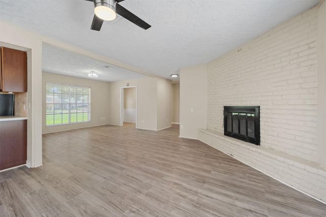 5826 Spruce Forest Drive, Houston, TX 77092