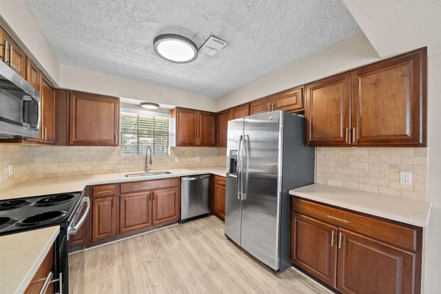 5826 Spruce Forest Drive, Houston, TX 77092