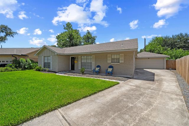 5826 Spruce Forest Drive, Houston, TX 77092