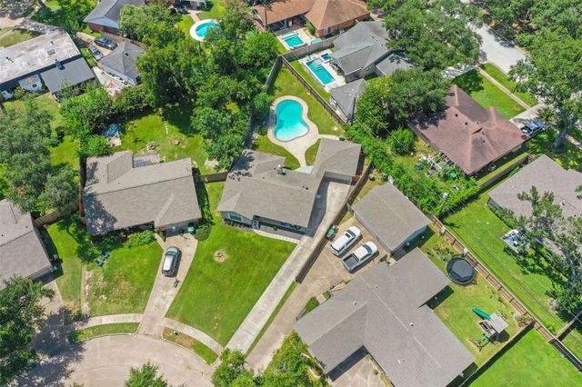 5826 Spruce Forest Drive, Houston, TX 77092