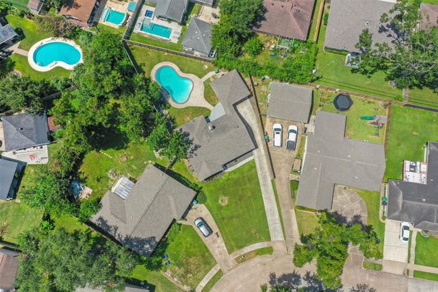 5826 Spruce Forest Drive, Houston, TX 77092