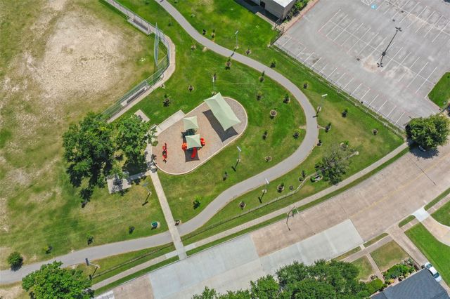 5826 Spruce Forest Drive, Houston, TX 77092