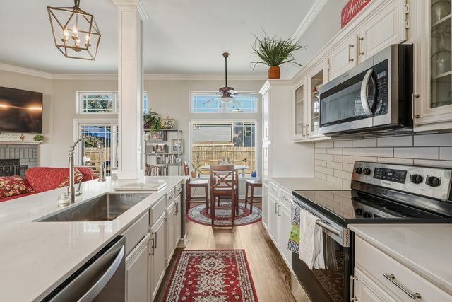 1226 Eaton, Grapevine, TX 76051