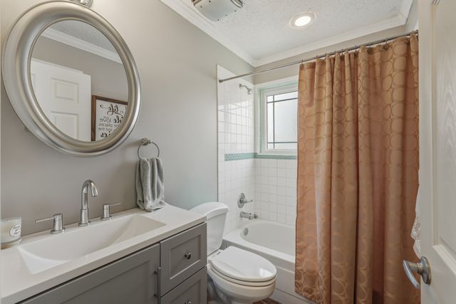 1226 Eaton, Grapevine, TX 76051