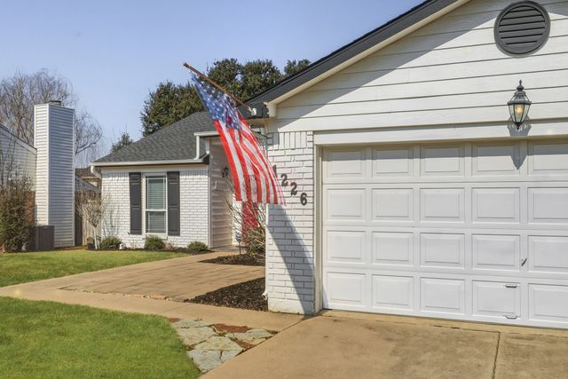 1226 Eaton, Grapevine, TX 76051