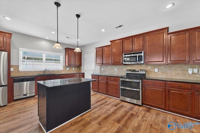 2512 Oxmoor Blvd, Huntsville, AL 35803