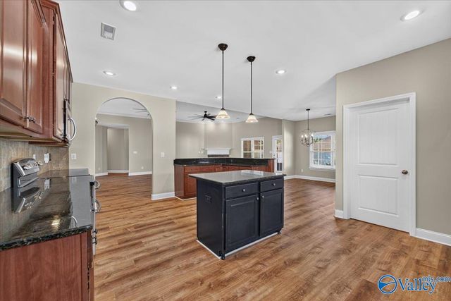 2512 Oxmoor Blvd, Huntsville, AL 35803
