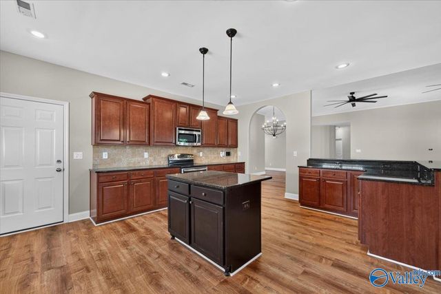 2512 Oxmoor Blvd, Huntsville, AL 35803