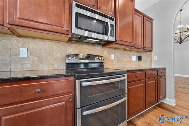 2512 Oxmoor Blvd, Huntsville, AL 35803