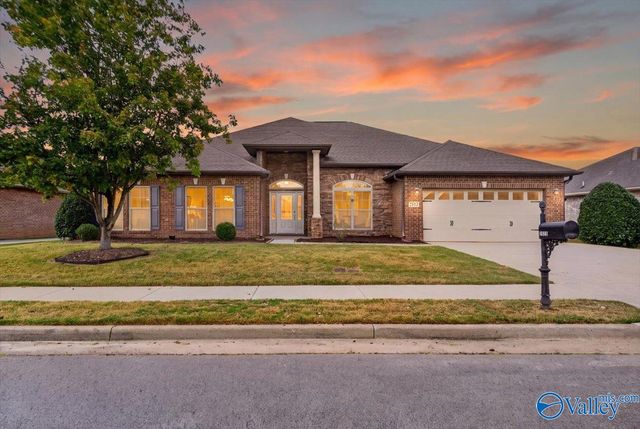 2512 Oxmoor Blvd, Huntsville, AL 35803