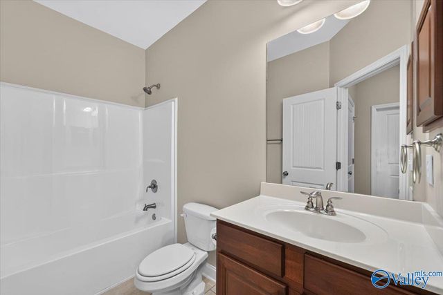 2512 Oxmoor Blvd, Huntsville, AL 35803
