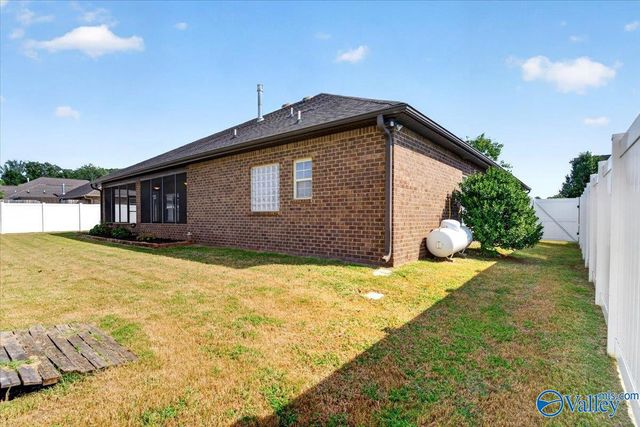 2512 Oxmoor Blvd, Huntsville, AL 35803