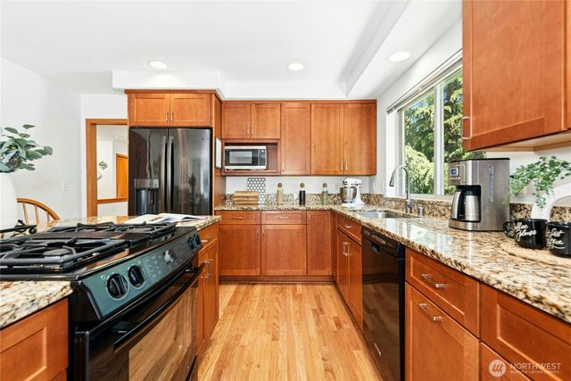 14222 108th Avenue NE, Kirkland, WA 98034
