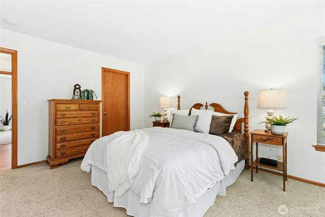 14222 108th Avenue NE, Kirkland, WA 98034