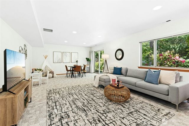 14222 108th Avenue NE, Kirkland, WA 98034