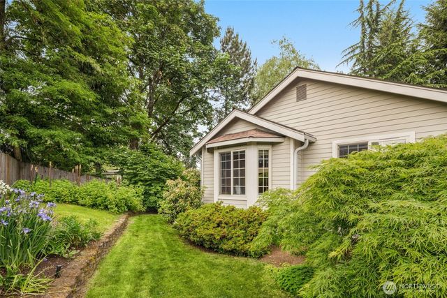 14222 108th Avenue NE, Kirkland, WA 98034