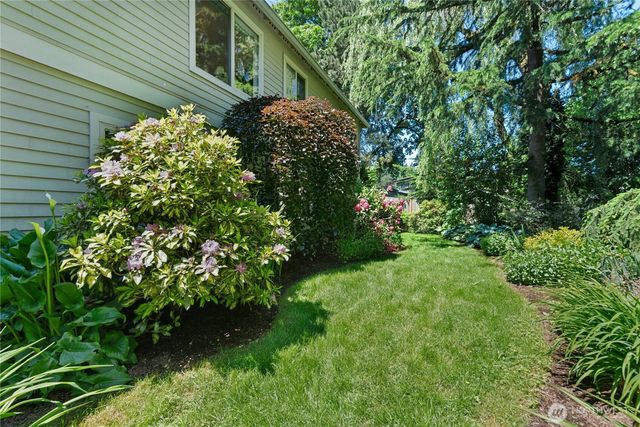 14222 108th Avenue NE, Kirkland, WA 98034