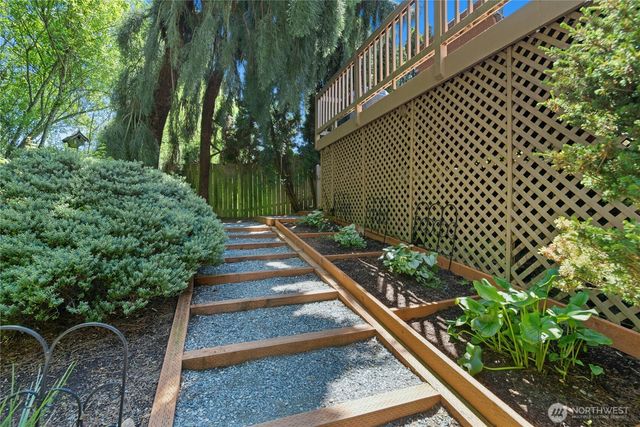14222 108th Avenue NE, Kirkland, WA 98034