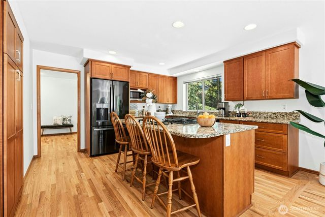 14222 108th Avenue NE, Kirkland, WA 98034