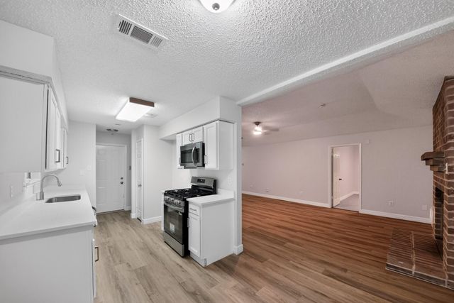 15410 Wildwood Lake Drive, Houston, TX 77083