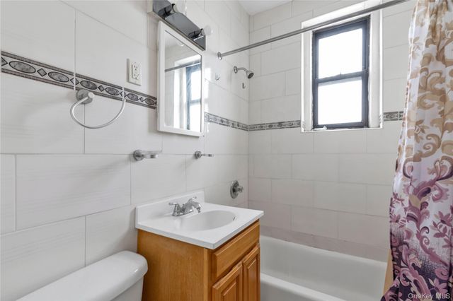 33-38 Parsons Boulevard 6G, Flushing, NY 11354