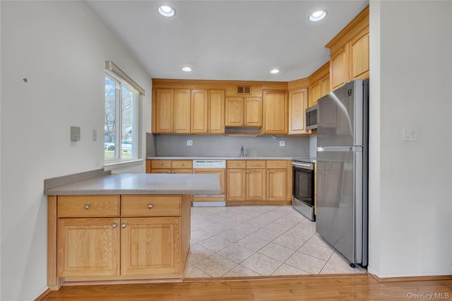 158 Carriage Court B, Yorktown Heights, NY 10598