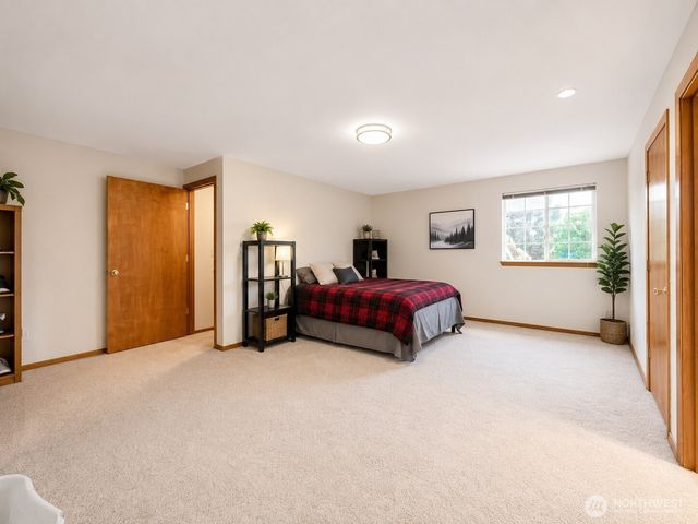 219 7TH Street NE, Puyallup, WA 98372