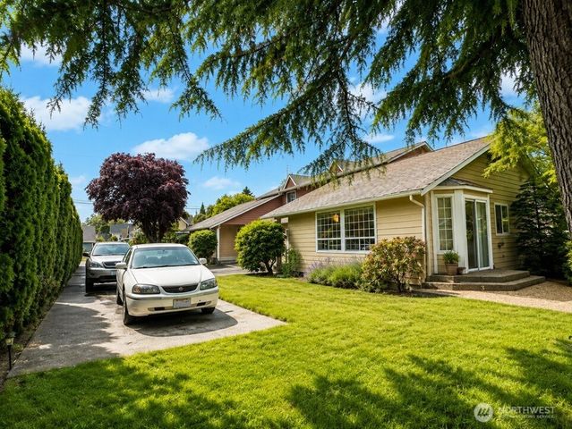 219 7TH Street NE, Puyallup, WA 98372