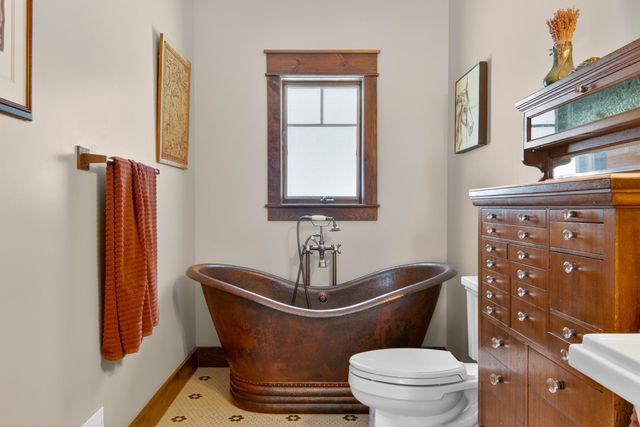 11720 Easy Street, Kewadin, MI 49648