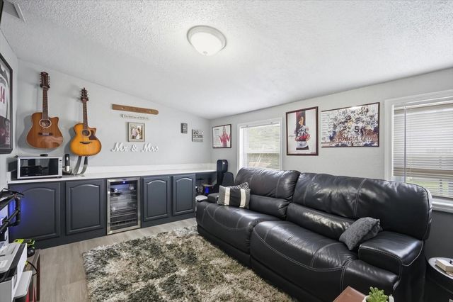 7506 CORAL VINE LANE, Tampa, FL 33619