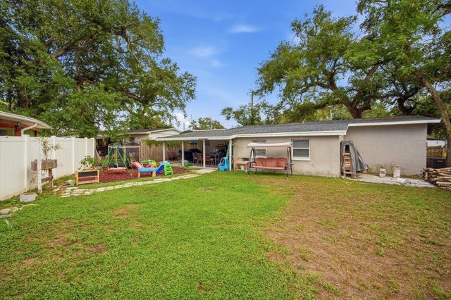 7506 CORAL VINE LANE, Tampa, FL 33619