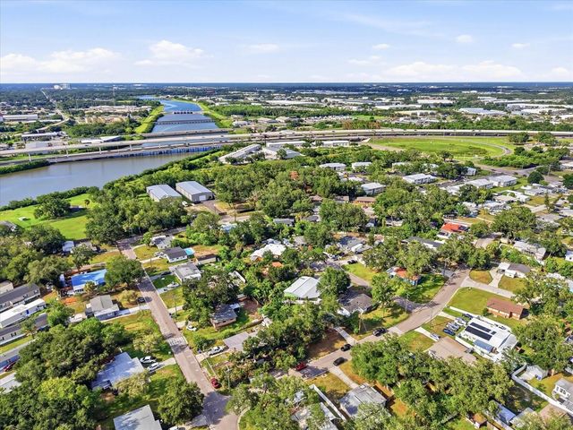 7506 CORAL VINE LANE, Tampa, FL 33619