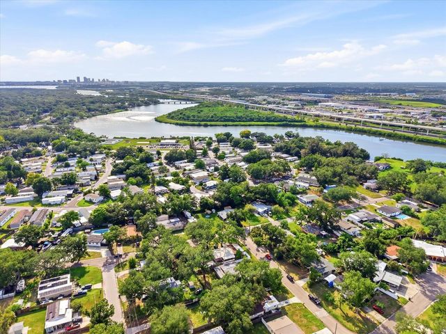 7506 CORAL VINE LANE, Tampa, FL 33619