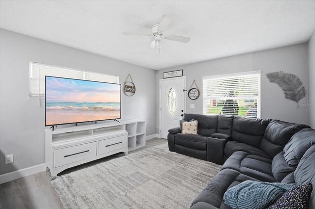 7506 CORAL VINE LANE, Tampa, FL 33619