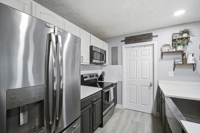 7506 CORAL VINE LANE, Tampa, FL 33619