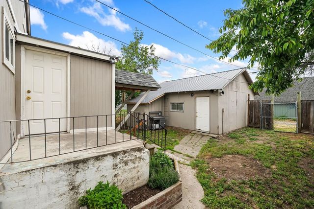 2621 W Sharp Ave, Spokane, WA 99201