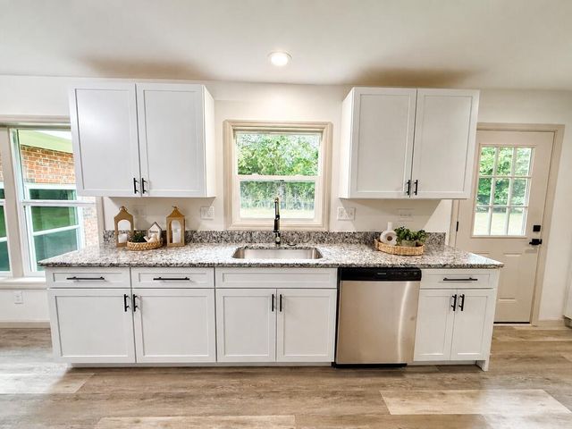 602 Lakewood Dr, Dothan, AL 36301
