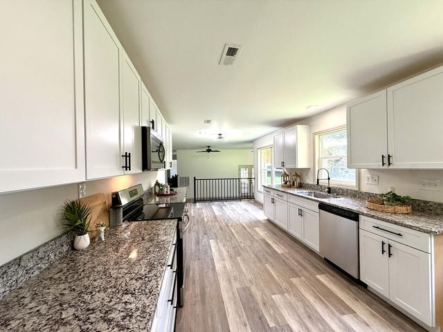 602 Lakewood Dr, Dothan, AL 36301