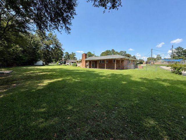 602 Lakewood Dr, Dothan, AL 36301
