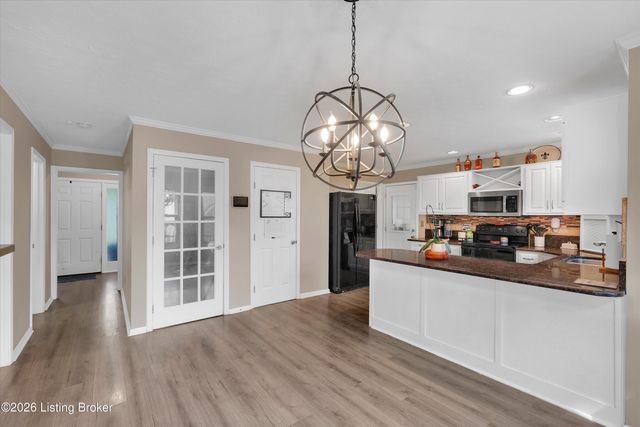 8800 Cranborne Ct, Louisville, KY 40241