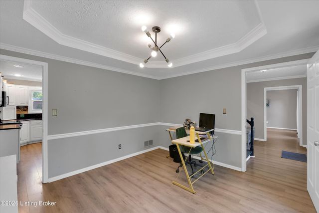 8800 Cranborne Ct, Louisville, KY 40241