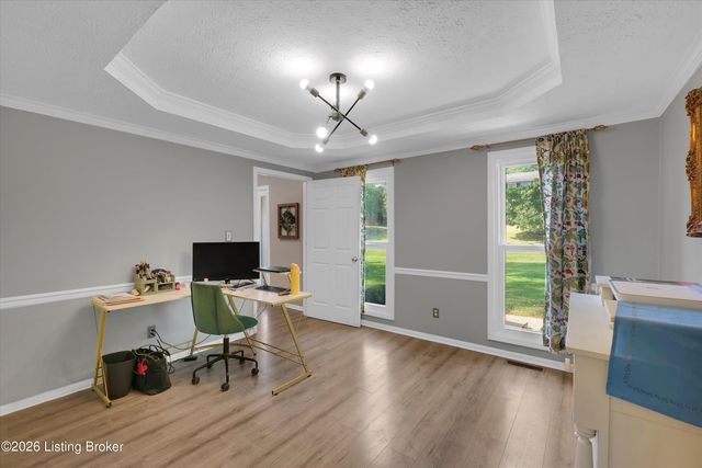 8800 Cranborne Ct, Louisville, KY 40241