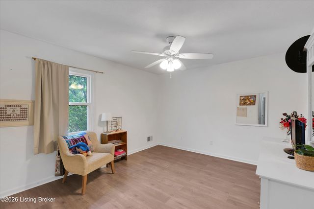8800 Cranborne Ct, Louisville, KY 40241