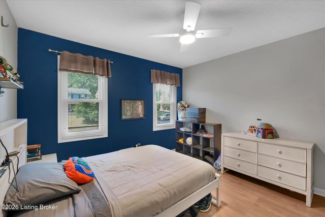 8800 Cranborne Ct, Louisville, KY 40241