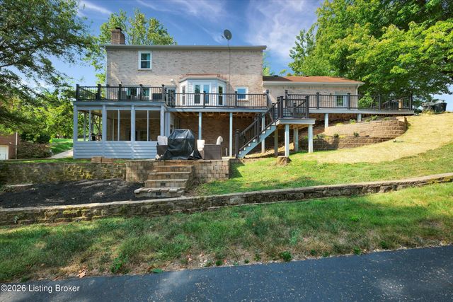 8800 Cranborne Ct, Louisville, KY 40241