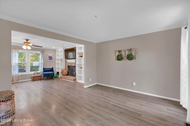 8800 Cranborne Ct, Louisville, KY 40241