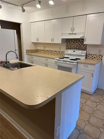 1525 Sandpiper Blvd, Homestead, FL 33035