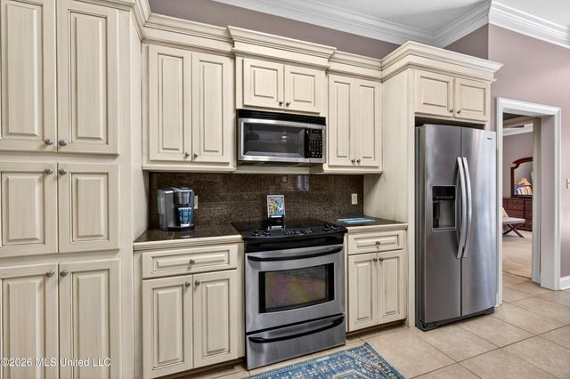 37 Cedarow, Hattiesburg, MS 39402